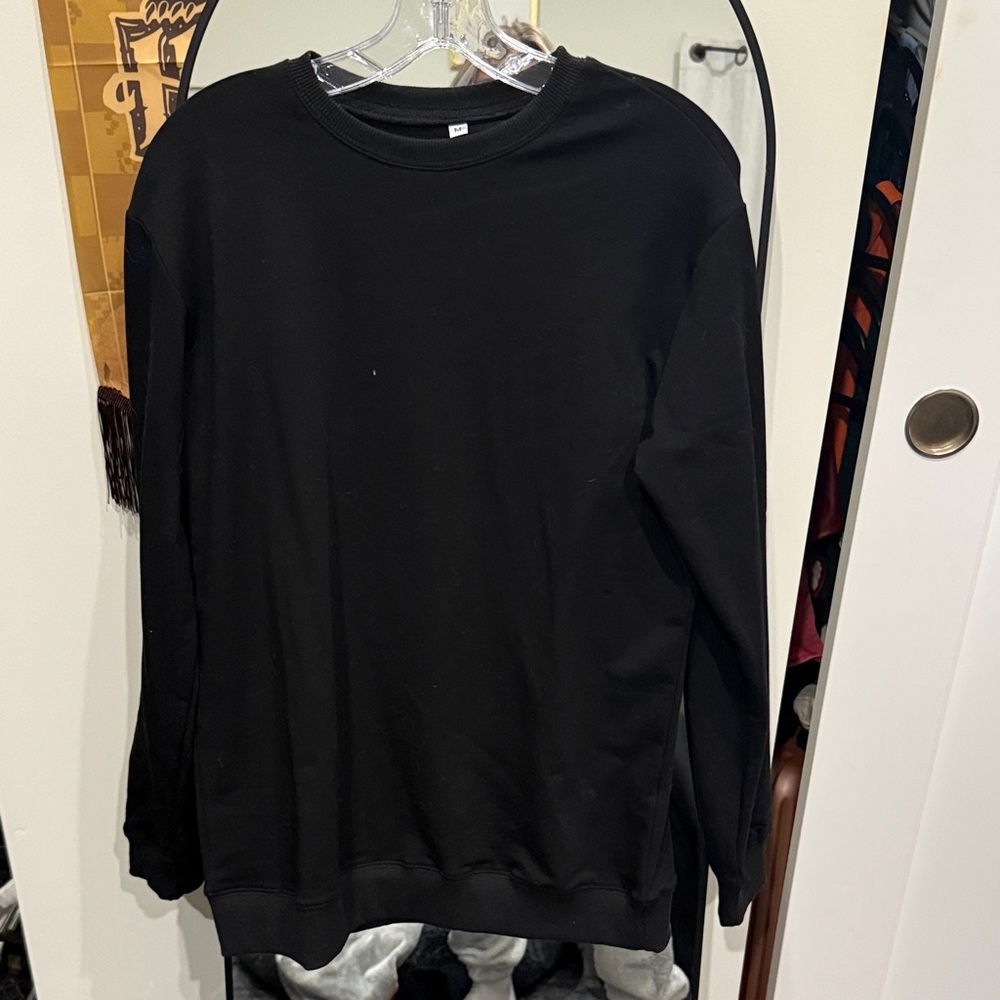 Stylish Black Crewneck Top